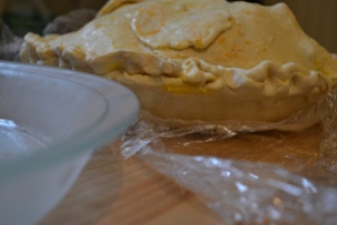 Removing frozen pie from pie plate